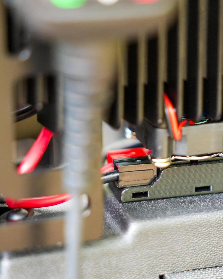 UVPRO-MANPACK — hardwired power integration detail